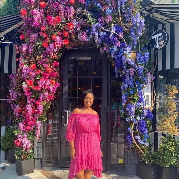 Meet your Posher, Lori - Picture 1 of 6